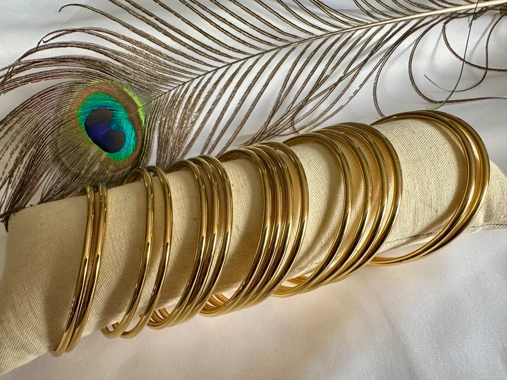 1 gold-tone stainless steel bangle bracelet – photo 3